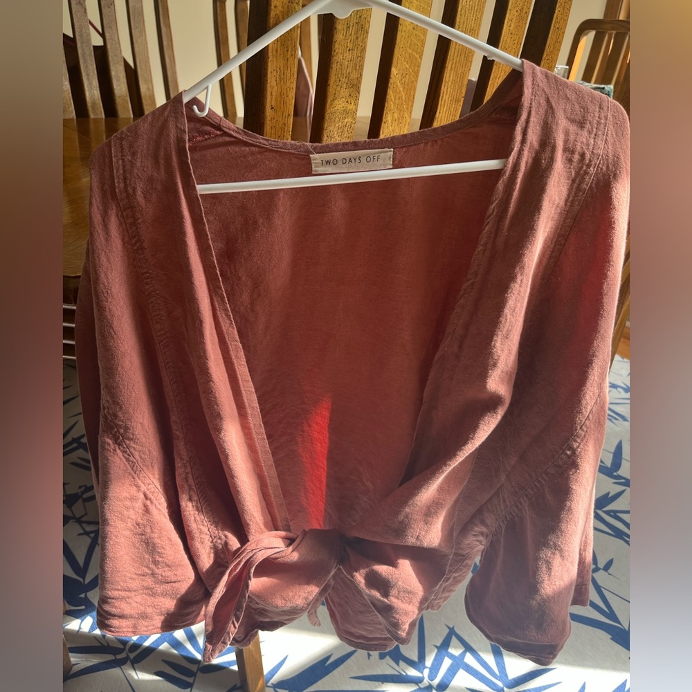 Two Days Off Okaasan Tie Top